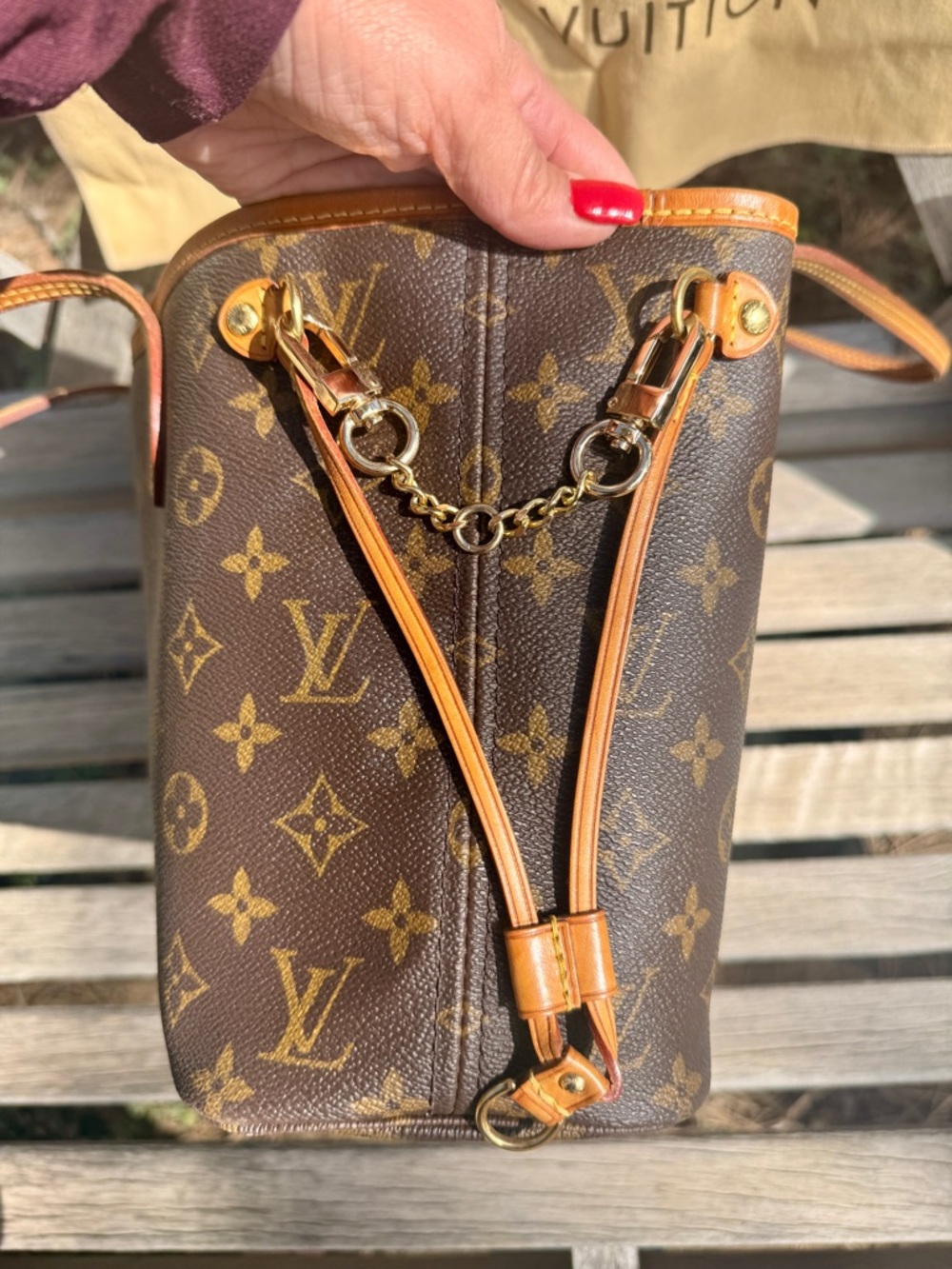 Authentic Louis Vuitton Neverfull PM in Monogram - Picture 8 of 13